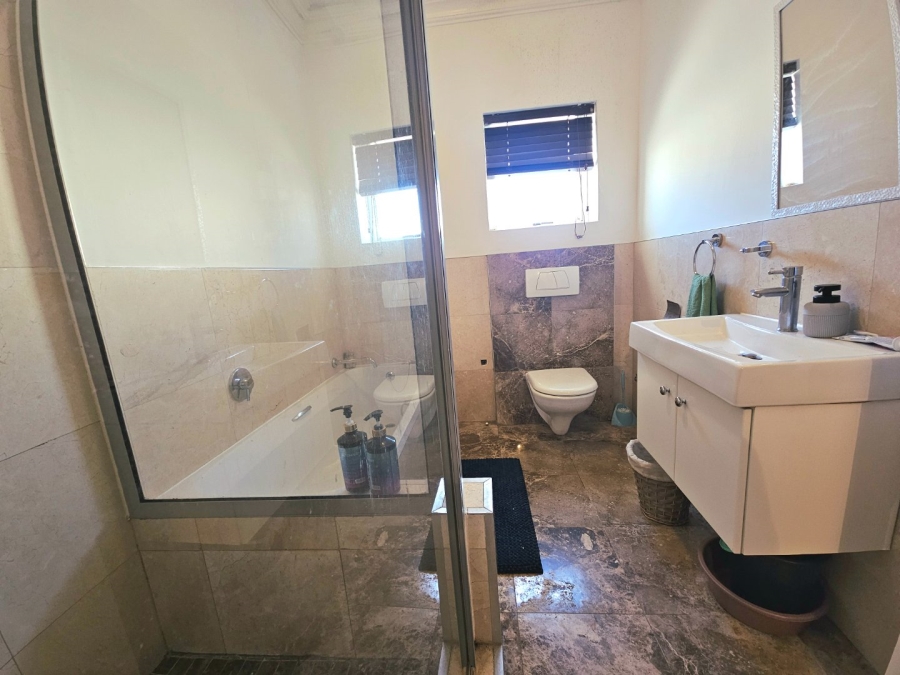 3 Bedroom Property for Sale in Zonnebloem Western Cape